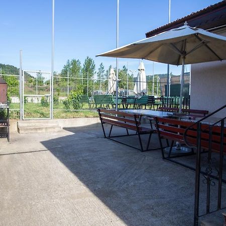 Motel Aris Meridian Piatra Neamt Ngoại thất bức ảnh