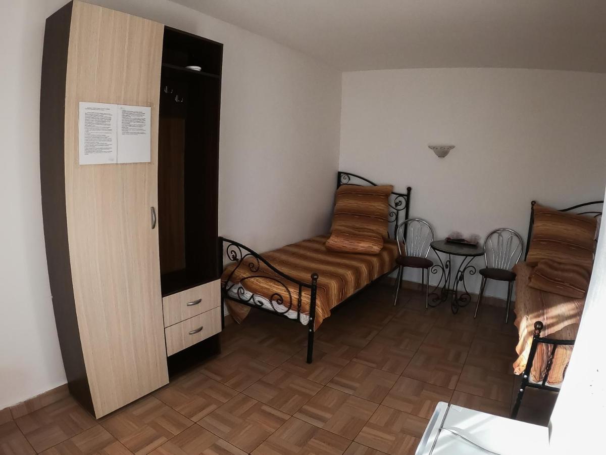 Motel Aris Meridian Piatra Neamt Ngoại thất bức ảnh
