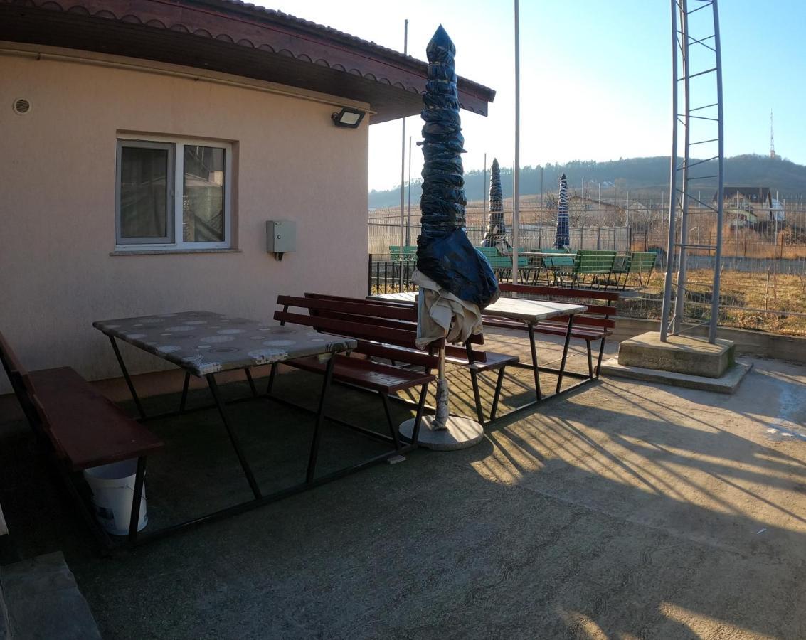 Motel Aris Meridian Piatra Neamt Ngoại thất bức ảnh
