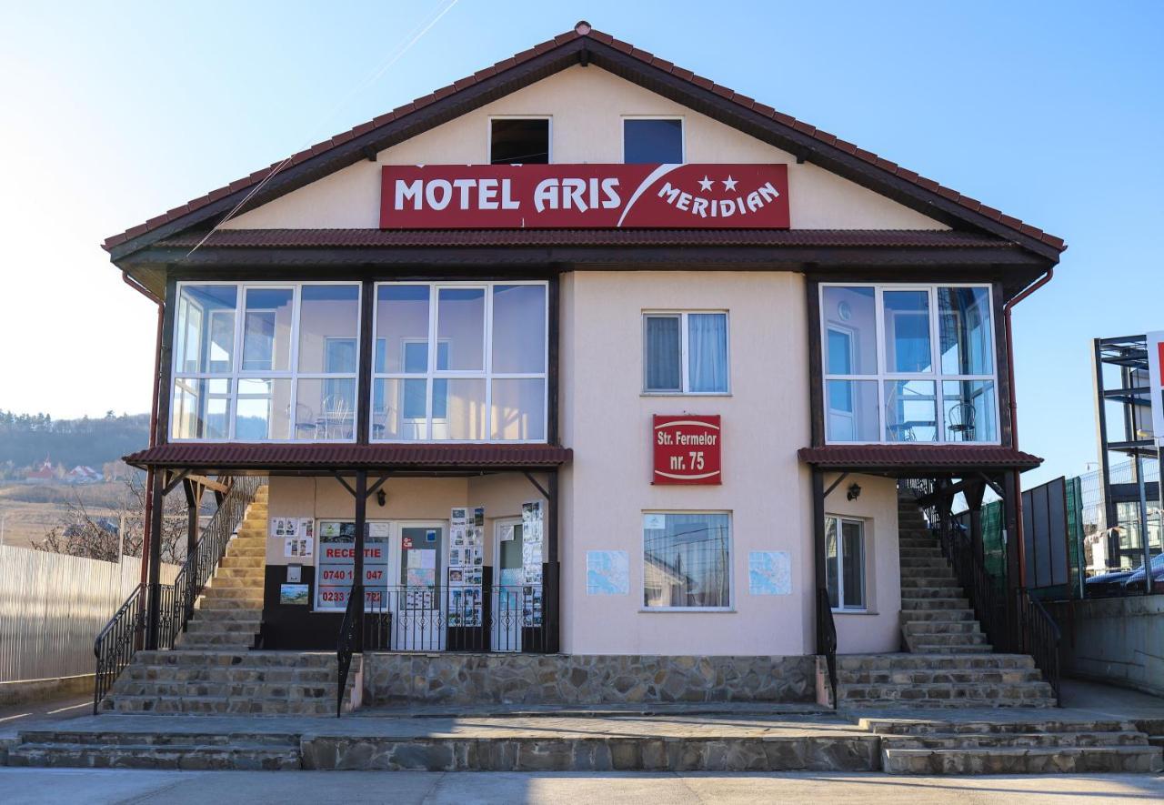 Motel Aris Meridian Piatra Neamt Ngoại thất bức ảnh