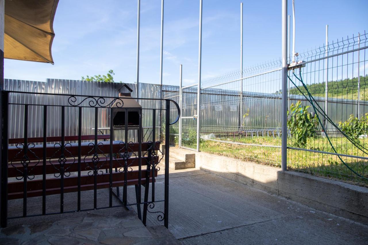 Motel Aris Meridian Piatra Neamt Ngoại thất bức ảnh