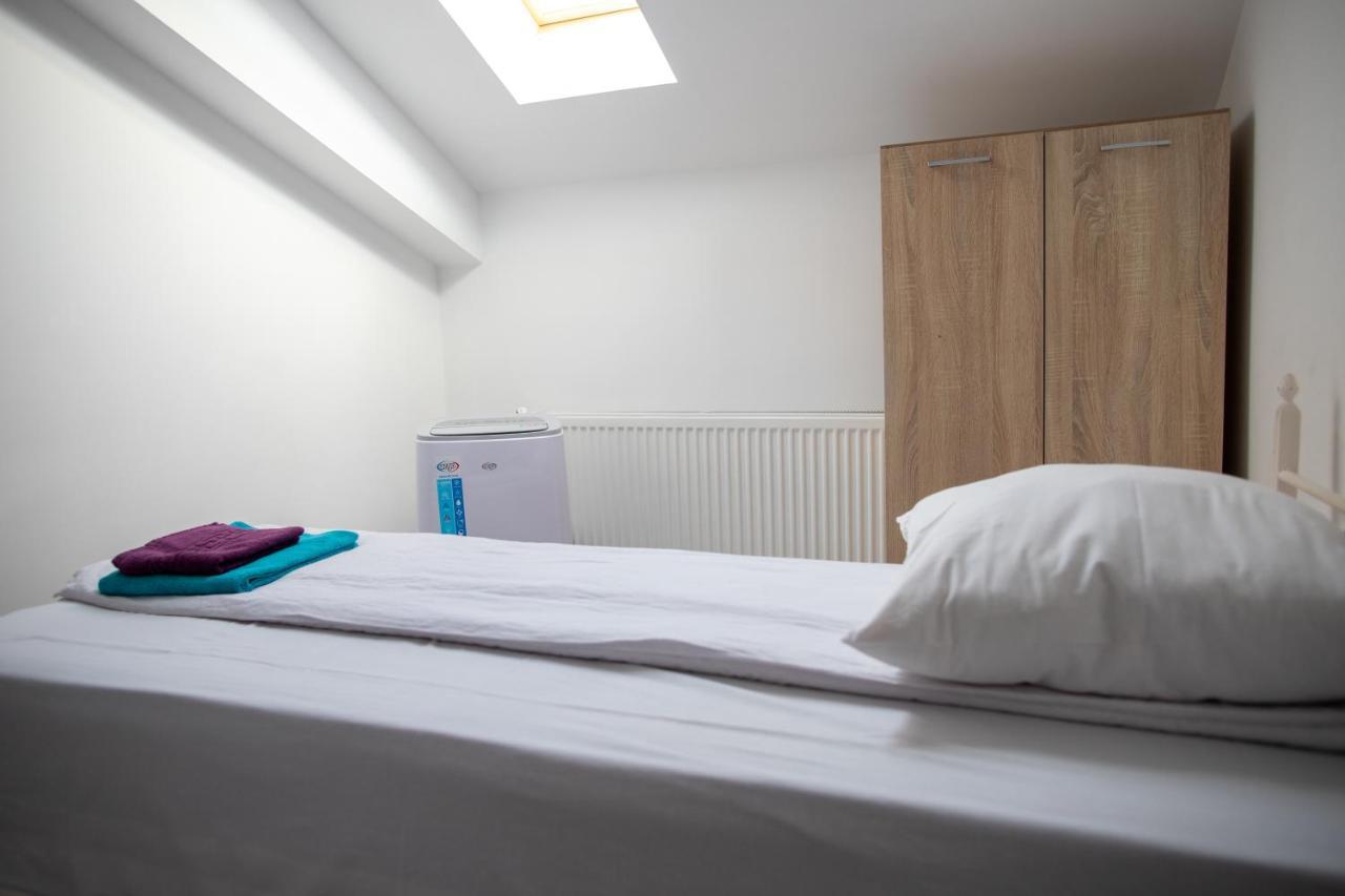 Motel Aris Meridian Piatra Neamt Ngoại thất bức ảnh
