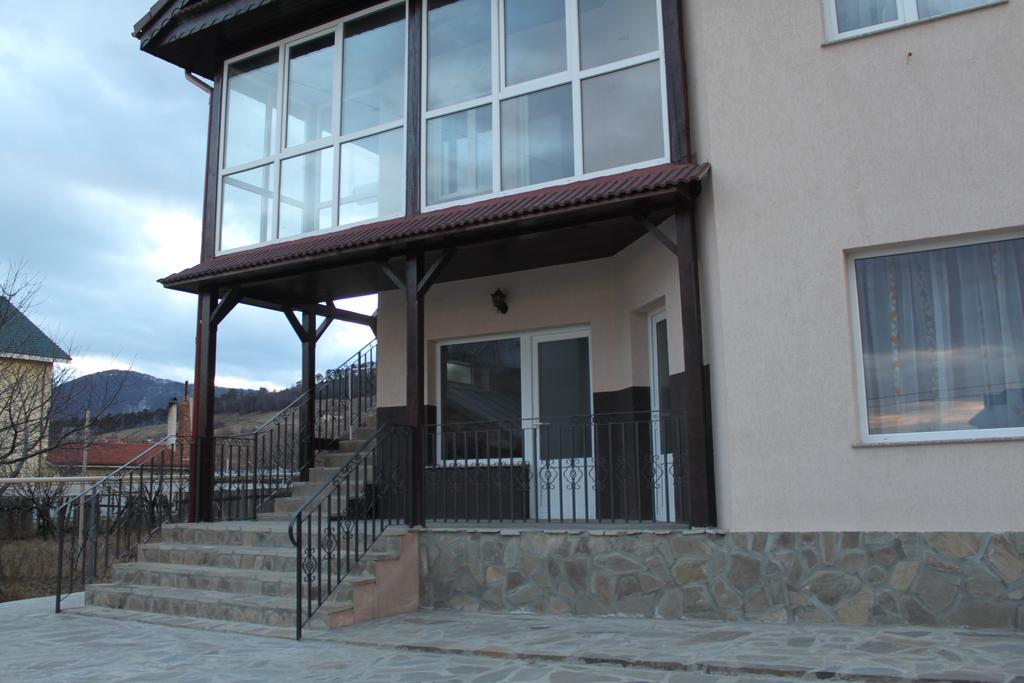 Motel Aris Meridian Piatra Neamt Ngoại thất bức ảnh