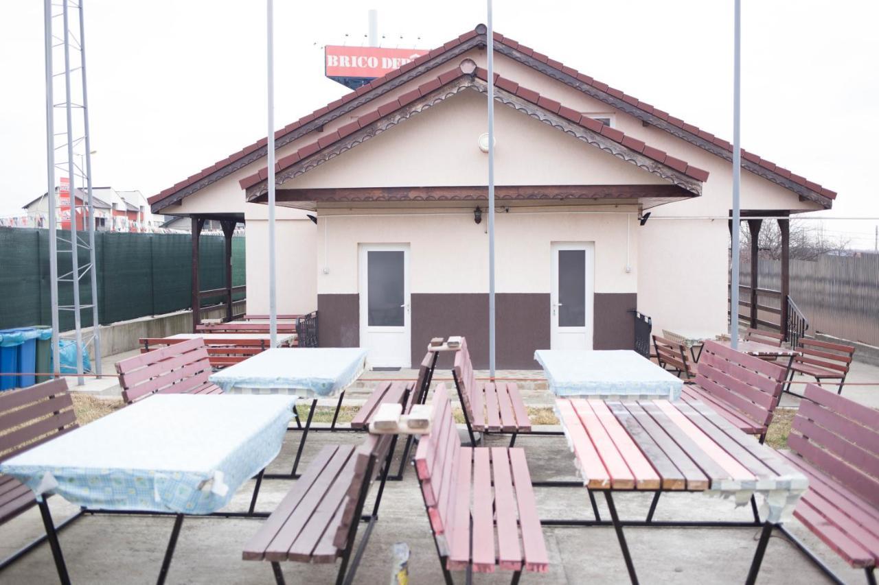 Motel Aris Meridian Piatra Neamt Ngoại thất bức ảnh